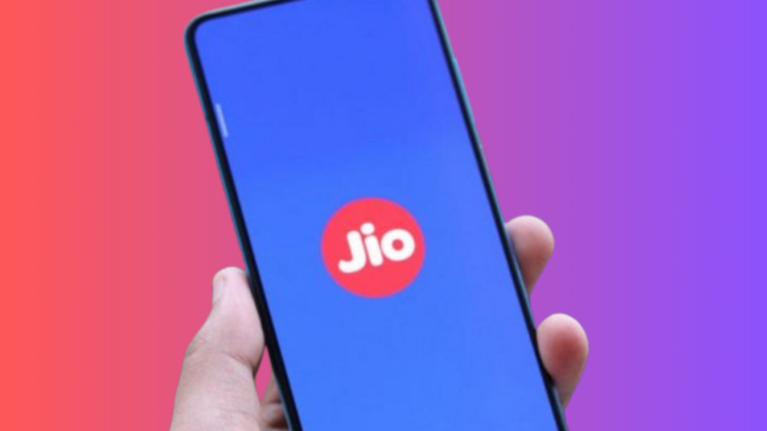 ৩ জুলাই অর্থাৎ আজ থেকে দাম বাড়ল Jio পরিষেবার। বুধবার থেকে জিওর প্রত্যেকটি রিচার্জ প্ল্যানের দাম আগের তুলনায় অনেকটাই বেড়ে গেল।